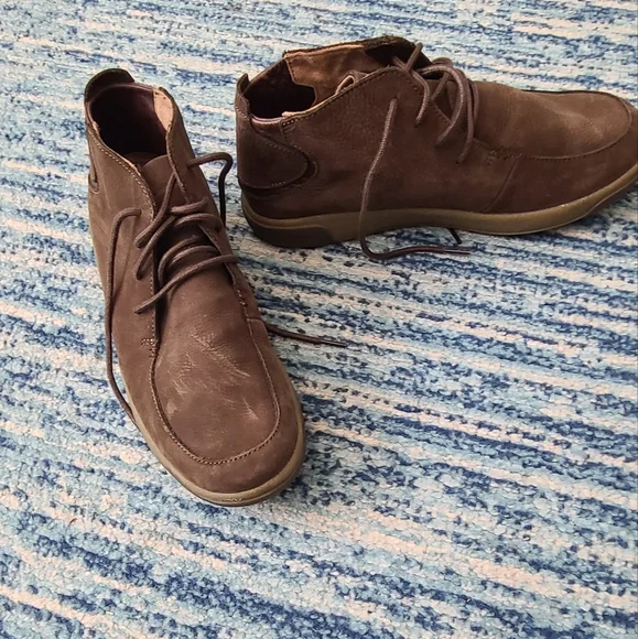 OluKai Brown Chukka Boots with Moccasin Toe and Suede Finish-Very Good Condition - Picture 3 of 5